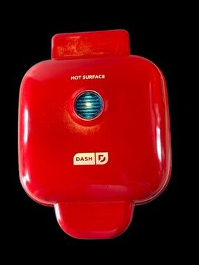NWOT-Dash Express Pocket Sandwich Maker-Red, White, & Blue